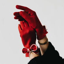 Bow Gloves: Red
