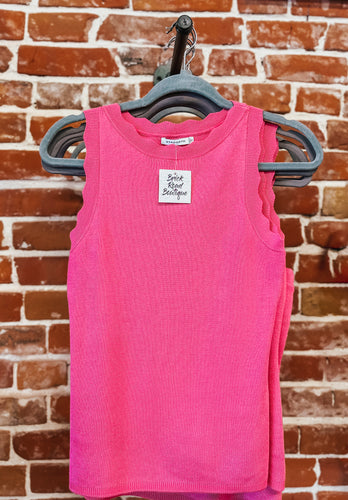 Hot Pink Scallop Trim Tank