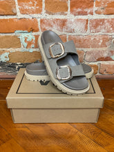 Gen Taupe & Gold Sandal