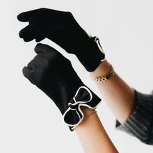 Bow Gloves: Black