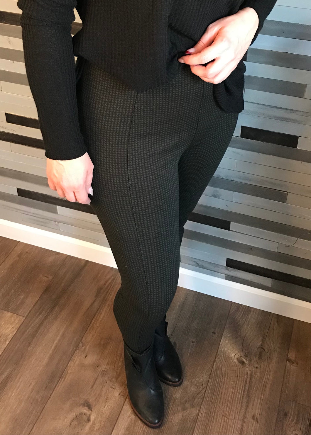 Liverpool Houndstooth Reese Ankle Leggings